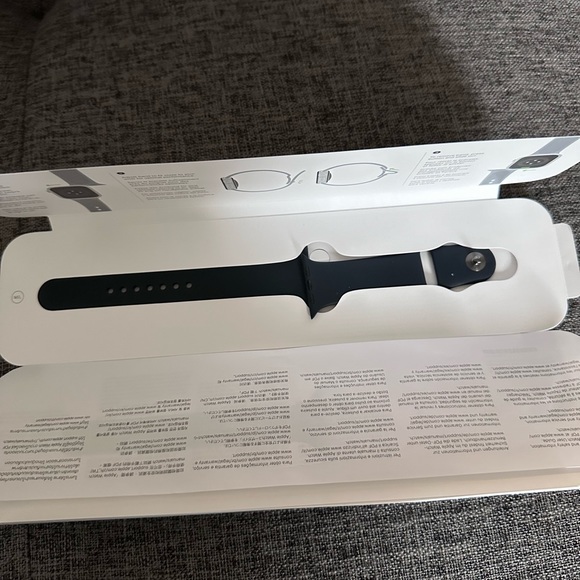 45MM Apple iwatch Band - Picture 4 of 4